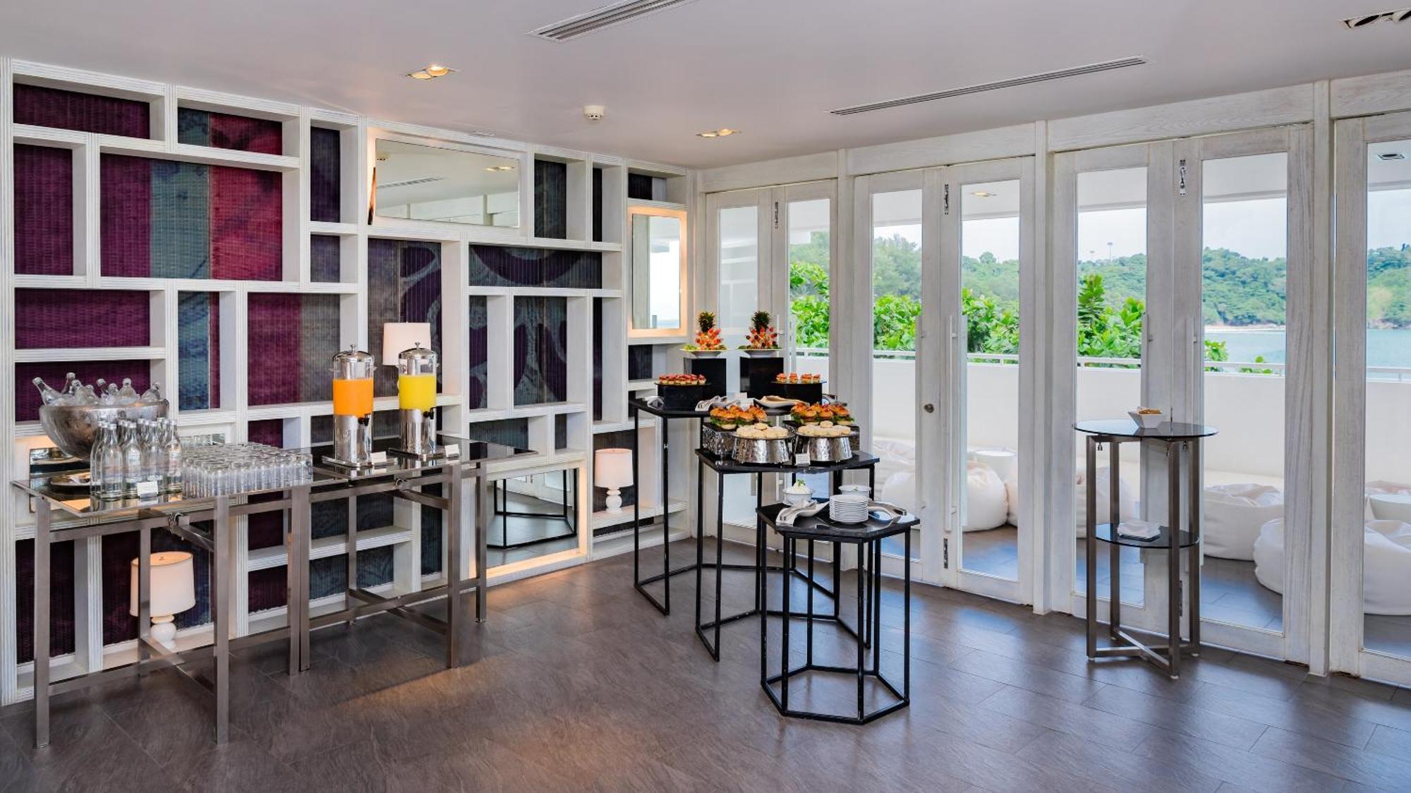 Отель The Nai Harn Экстерьер фото The Club at the Royal Garden Hotel